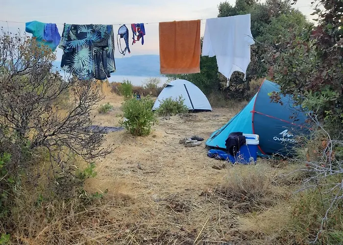Camping Brizi * سوبيتار
