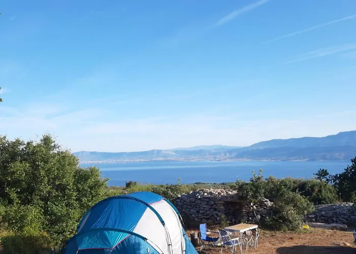 Camping Brizi مكان تخييم سوبيتار